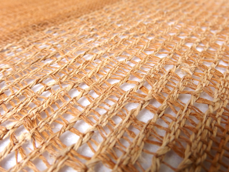 出羽の織座® しな布帯 蕁麻×捩り織り アップ