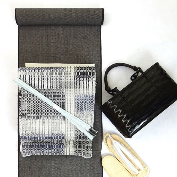 千成堂夏の着物と草履のコーディネート