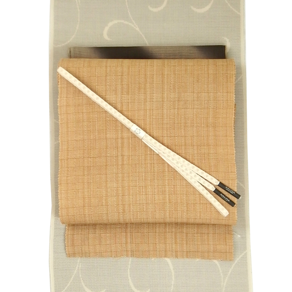 喜如嘉の芭蕉の帯を夏大島に合わせる