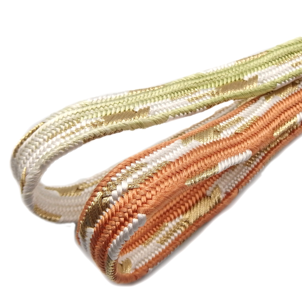 渡敬 帯締め 貝ノ口浮舟白抜 洗柿と薄香と白と若菜色に金糸