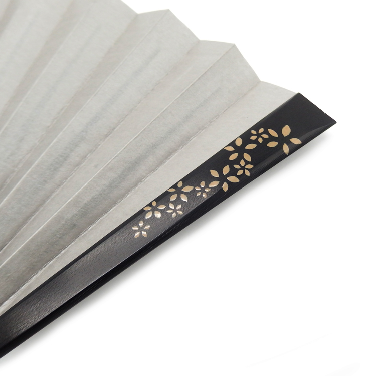 橋爪玲子 漆絵の扇子 「さくら」 千成堂別注色 黒染の竹(黒系) 漆絵アップ