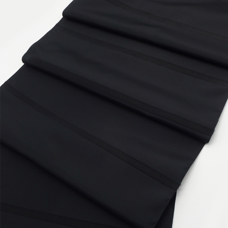 洛風林　しじら織のコート 墨色の全体