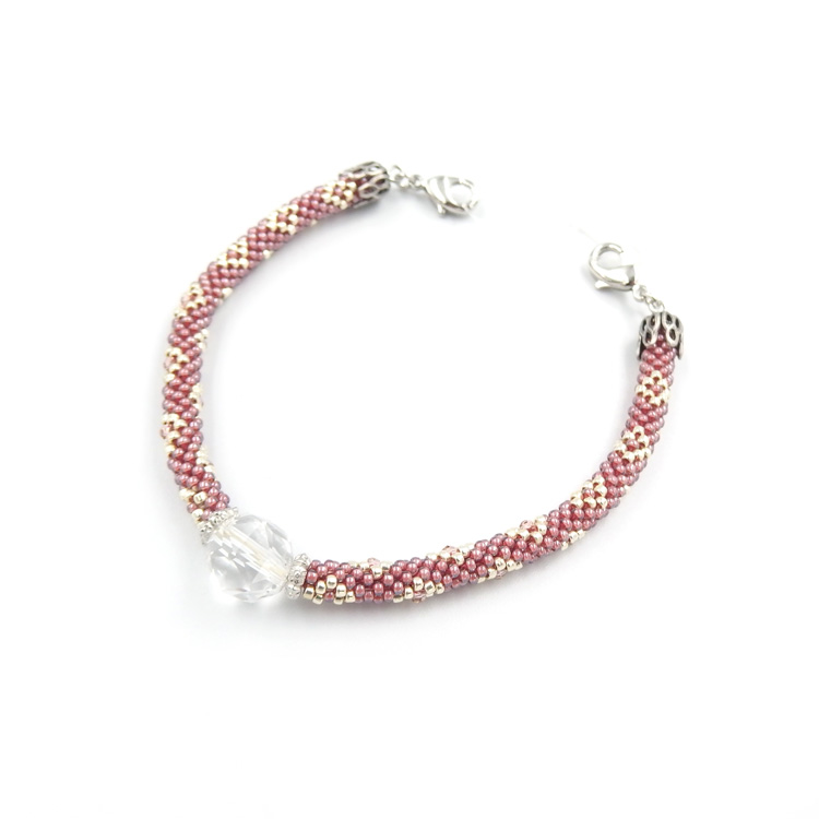 濱守櫻子（Sakuraco）さんに別注したビーズクロッシェの羽織紐 ピンク系