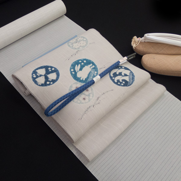 森健持 「丸紋涼風」 九寸名古屋帯 辻が花 薄灰色（グレー系）夏帯 染め帯