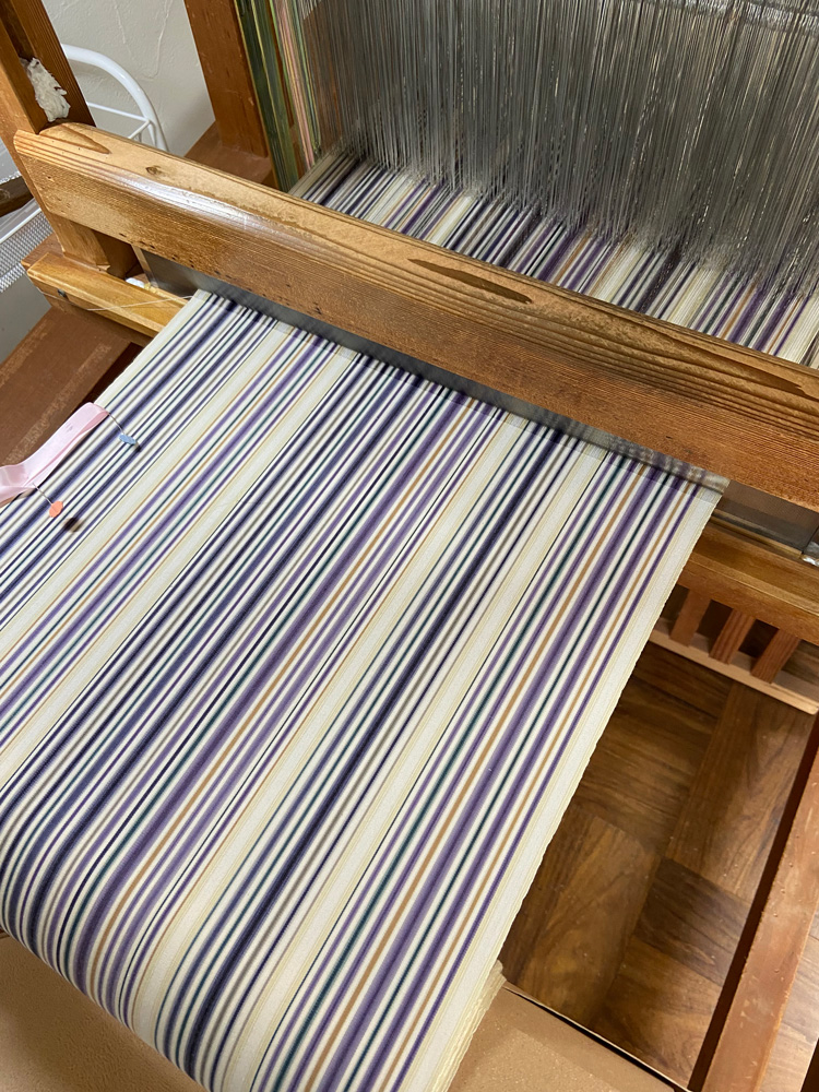 遠藤聡子 別注 小倉織帯地「紫陽花」の織り途中