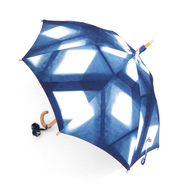 平敷慶彦(琉球藍染工房) 琉球藍染の日傘 「板締め絞り」 藍と白